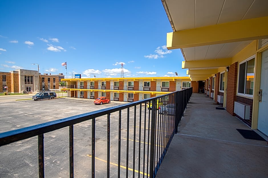 Centralia Motel near Downtown by OYO