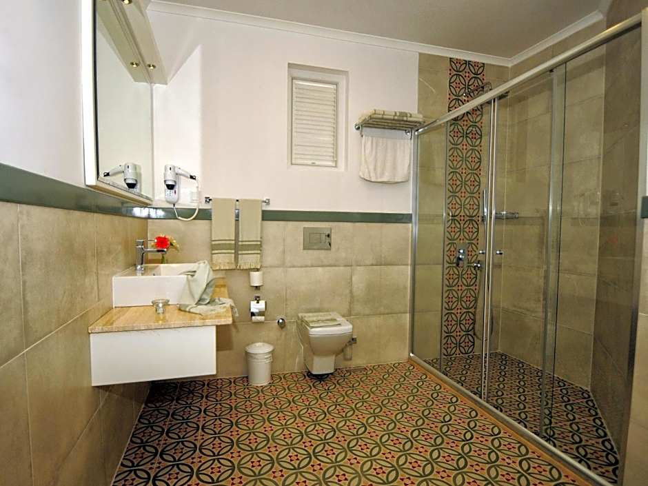 Sea Breeze Hotel and Apartments