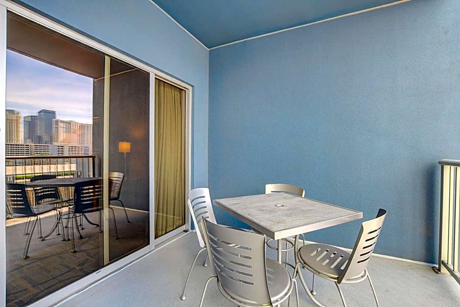 Princess II Suite Platinum * Balcony Strip Views