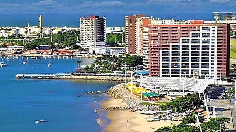 Seaflats Iate Plaza Hotel