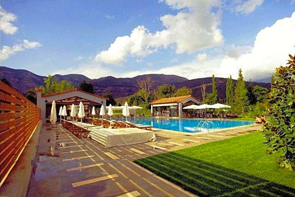 Mont Helmos Hotel