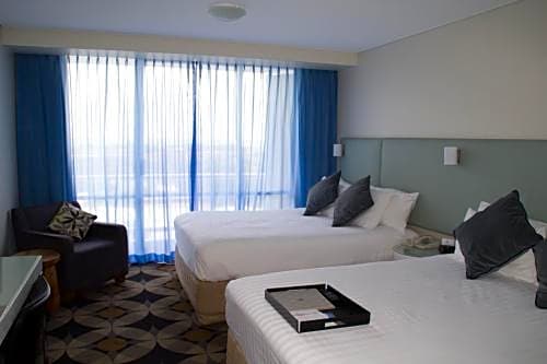 Rydges Gladstone