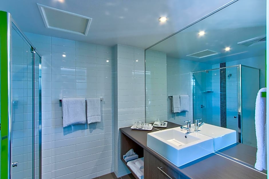 Mackay Oceanside Central Hotel