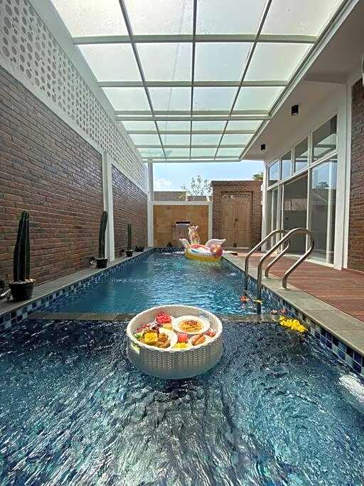 Emka Villa Traditional Minimalist