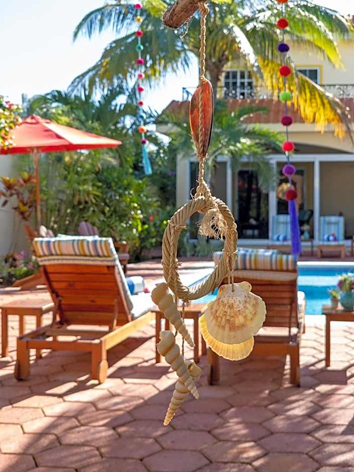 Casa Zarah - Hacienda Family Home - Pool and 2-Block to Beach