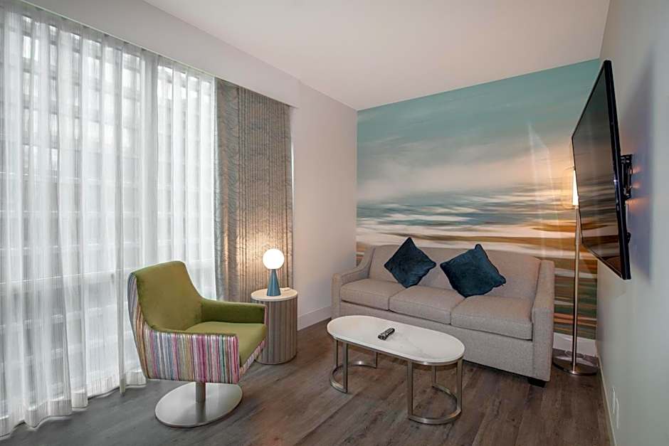 COAST COAL HARBOUR HOTEL by APA