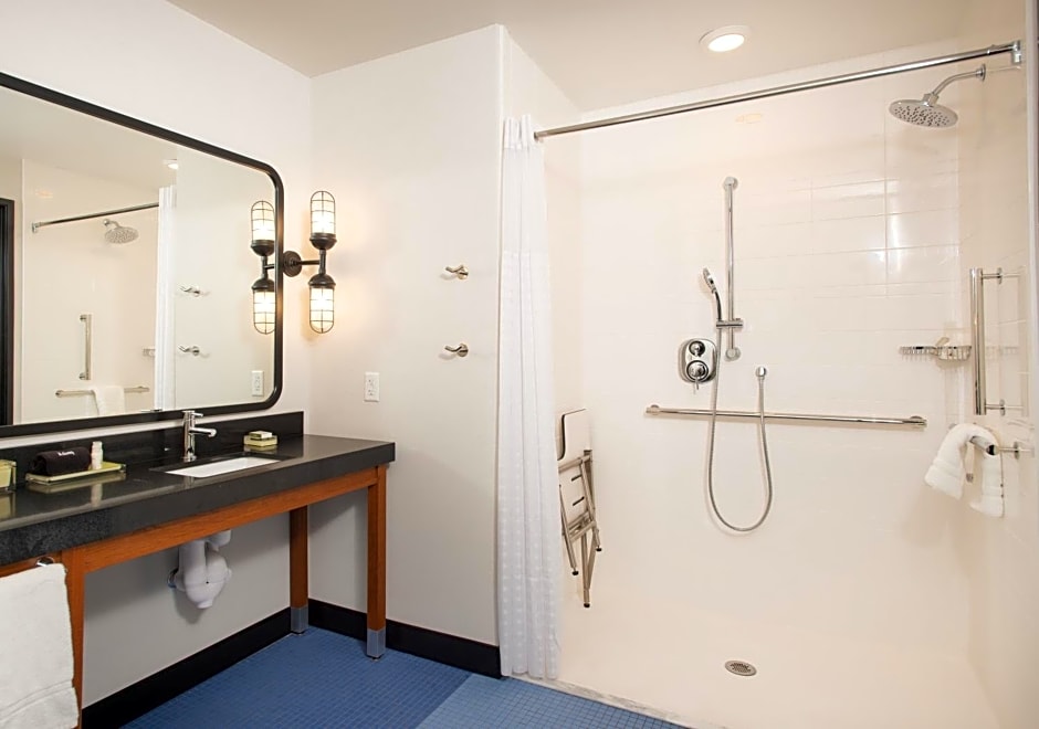 Hotel Indigo Madison Downtown By IHG