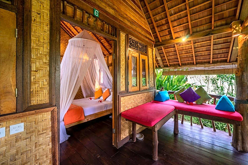 Flower Bud Bungalow Balangan