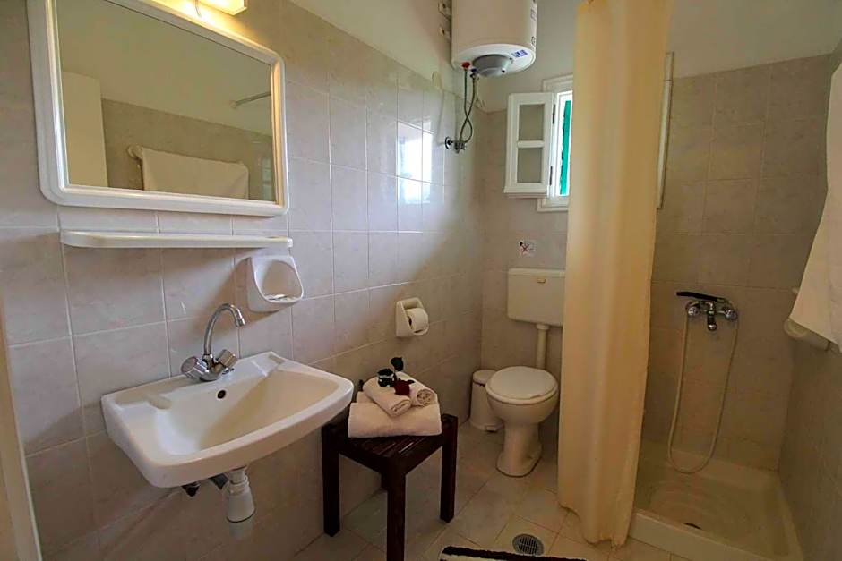 Frankis Apartments Agios Spyridonas Perithia