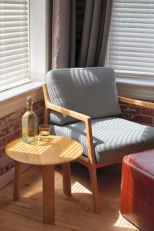 The Jesse Hotel & Bar