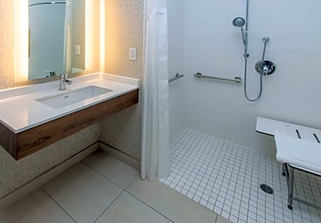 King Suite - Disability Access