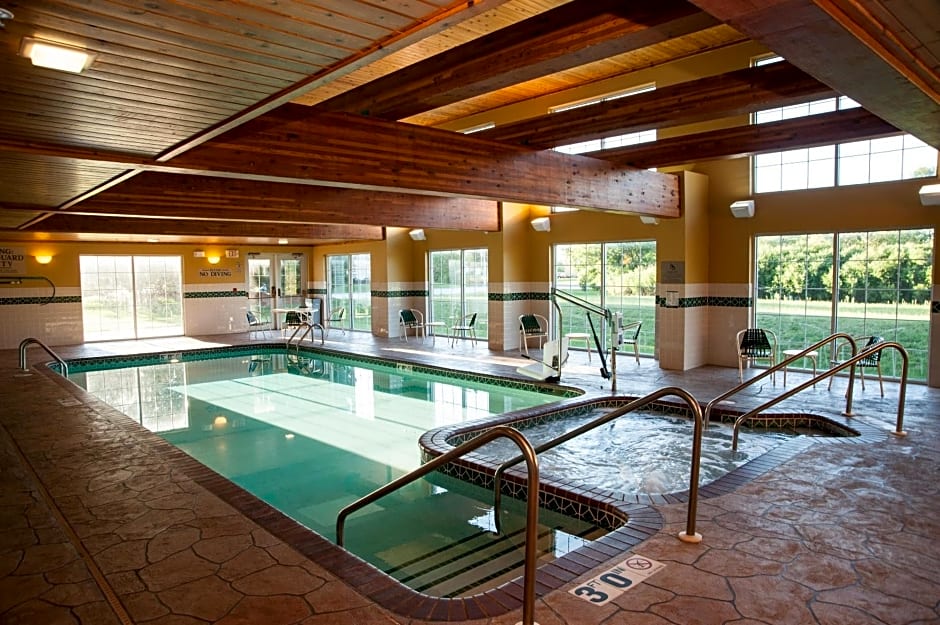 Country Inn & Suites by Radisson, Milwaukee Airport, WI