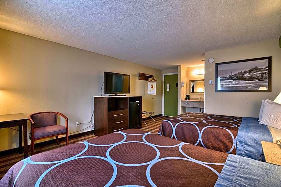Super 8 by Wyndham Bangor