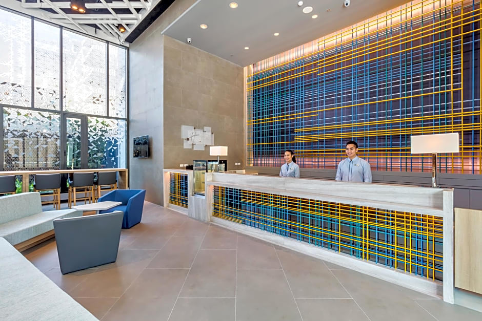 Holiday Inn Express Bangkok Soi Soonvijai By IHG