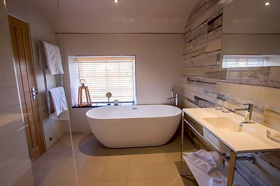 The Peacock at Barlow