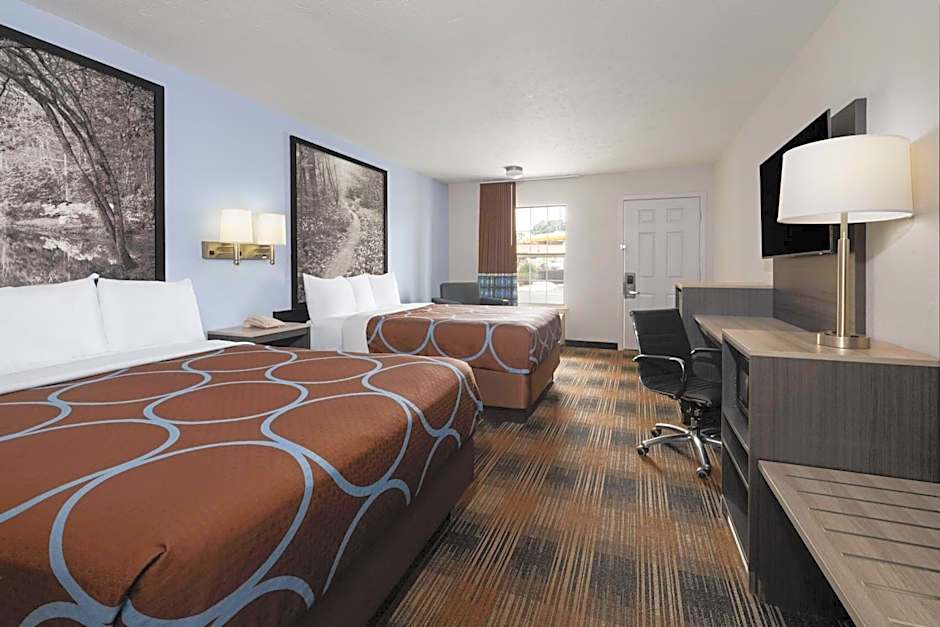 Super 8 by Wyndham Covington