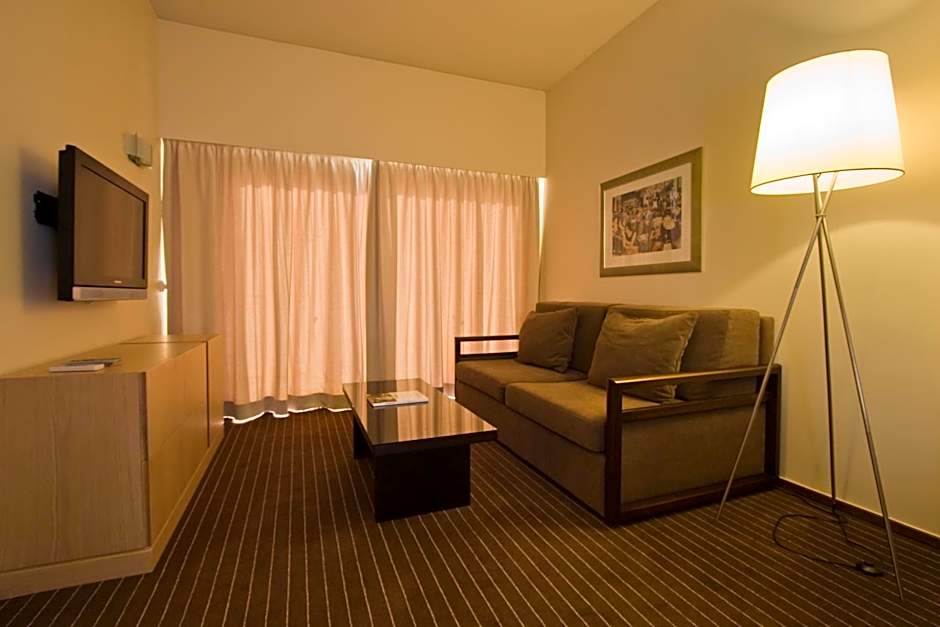 Hotel Girassol - Suite Hotel