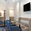 Holiday Inn Express & Suites Chicago West - St Charles By IHG
