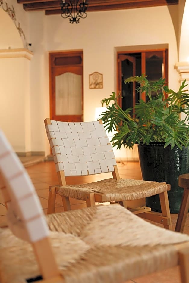 Los Pilares Hotel