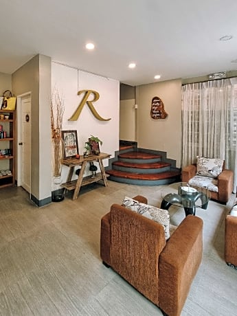 R Bed & Breakfast
