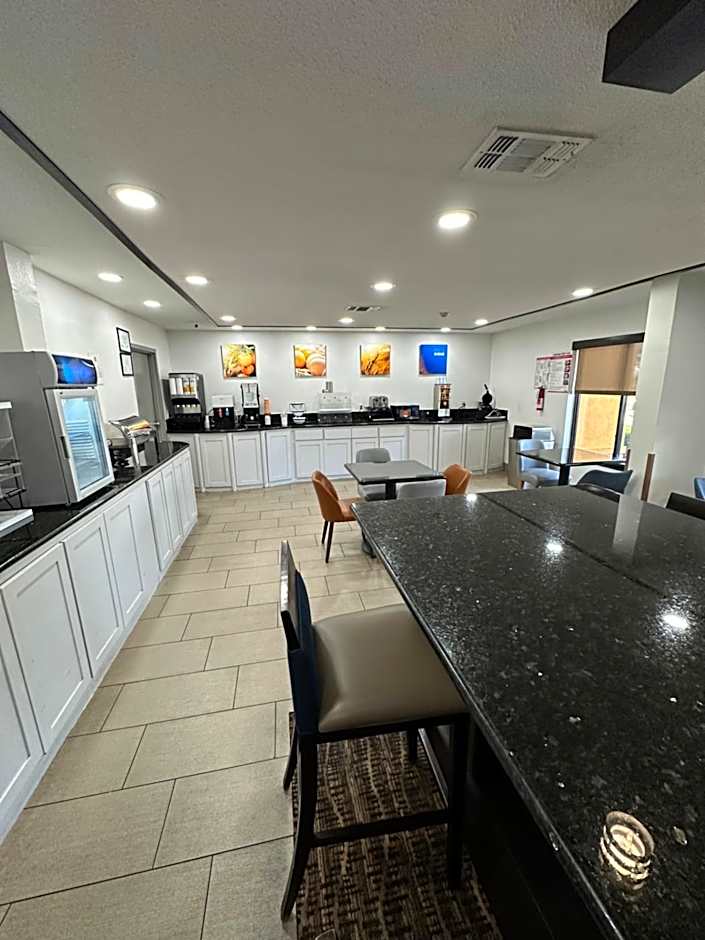 Comfort Inn North Dallas Near the Galleria