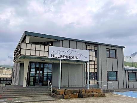 Helgrindur Guesthouse