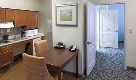 1 King Bed Studio Suite