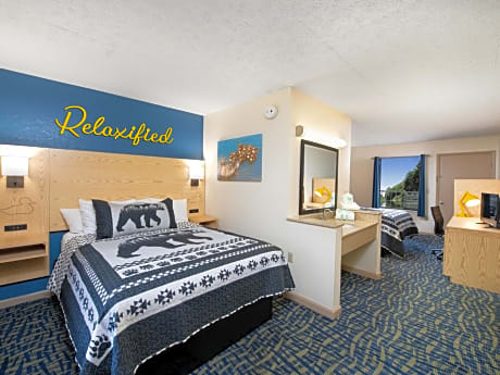 Queen Room with Two Queen Beds and Balcony, 2nd Floor