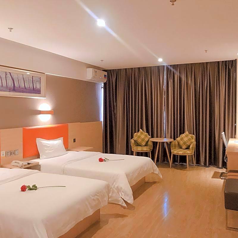 7Day Premium Chengdu Railway East Station Capitaland Square Branch – Chengdu, IL