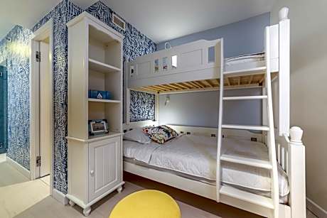 TWO FAMILY ROOMS WITH BUNK BED INTERCONNECTED COURTYARD/PARK VIEW WITH BALCONY''
