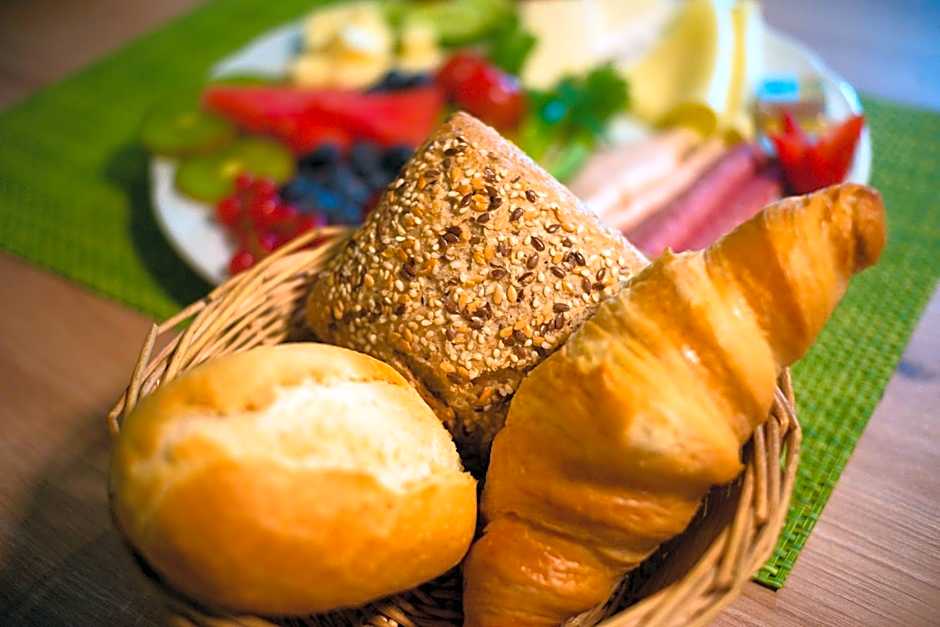 Hike Inn Hotels by Emmerich