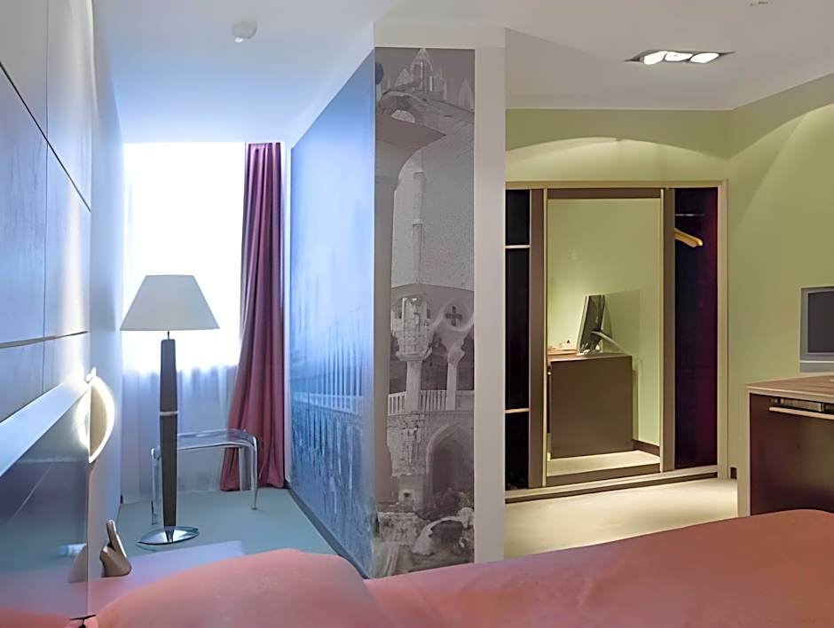 Cosmopolit Premier Art-Hotel