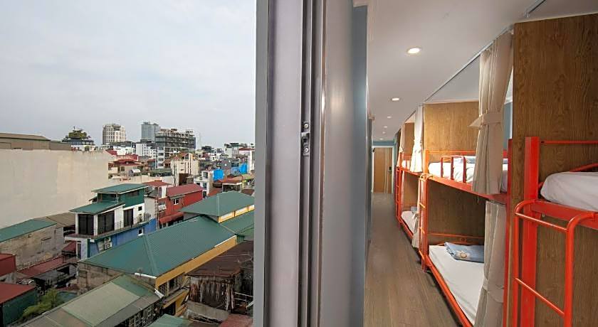 Hanoi Backpackers Hostels Rooftop Bar