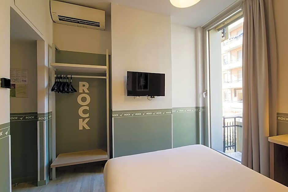 Hotel Nologo