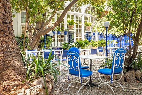 Hotel Medium Romantic