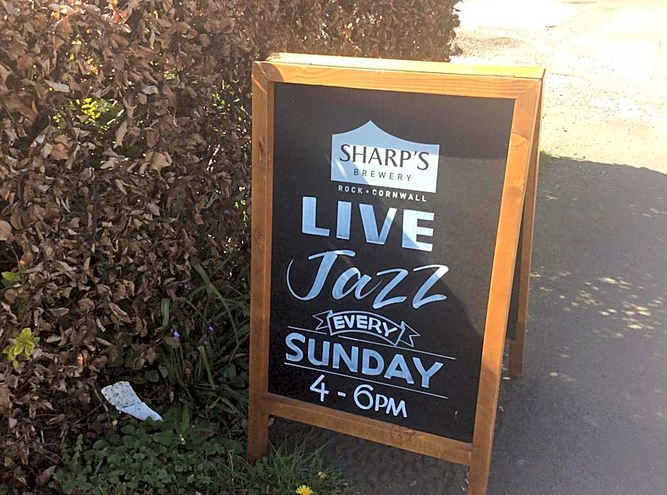 Strawberry Bank Hotel, NEC