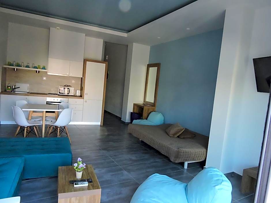 Derveni Luxury Apartments