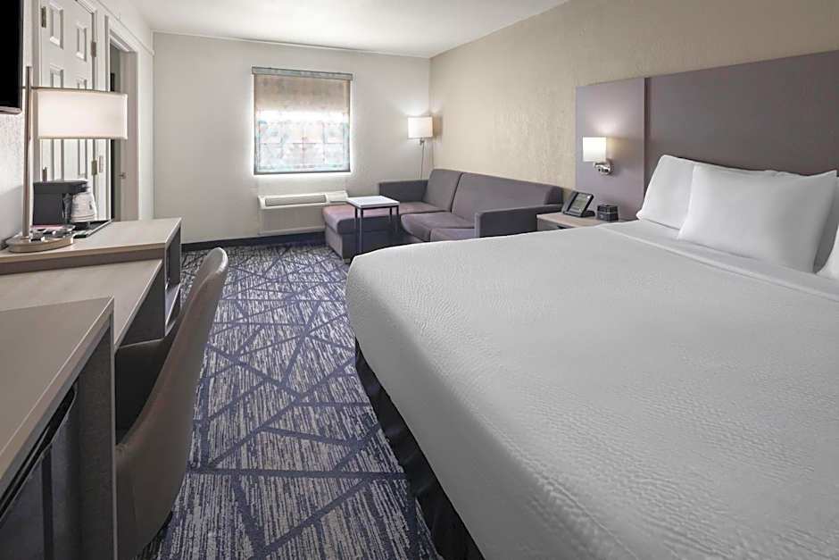 La Quinta Inn by Wyndham Omaha West