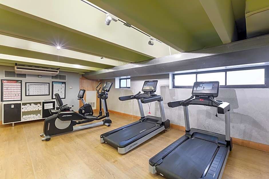 Best Western PLUS Milwaukee West