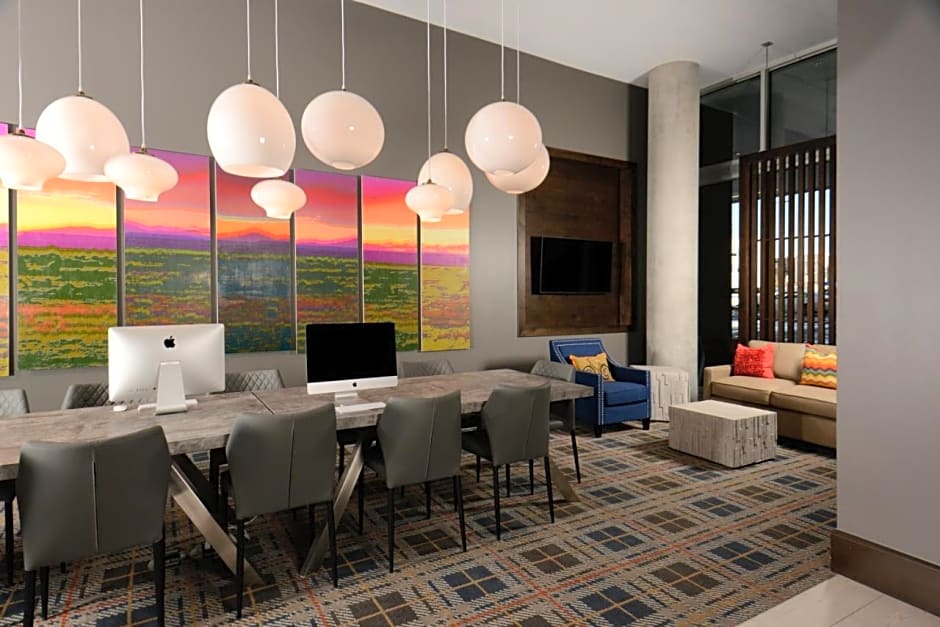 Hyatt Place Pena Station/Denver Airport
