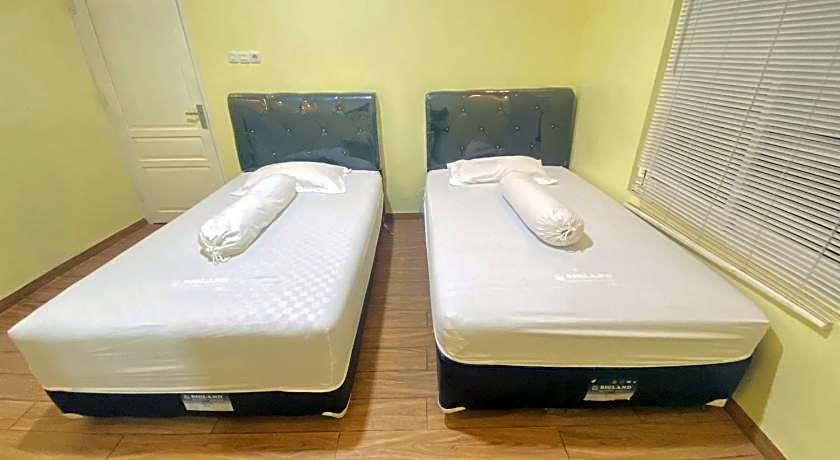 Homestay RN near Taman Bambu Runcing Polewali Mitra RedDoorz