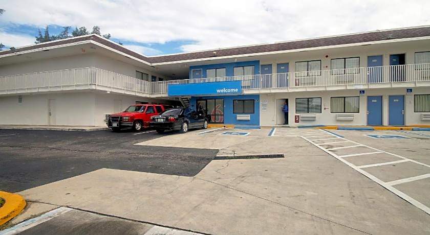 Motel 6 Dania Beach, FL