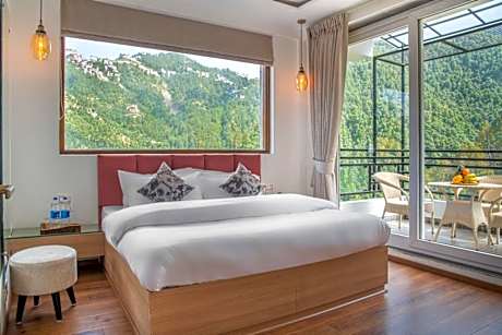 The Mirage | Luxury 2bhk | Heated Jacuzzi | Shimla