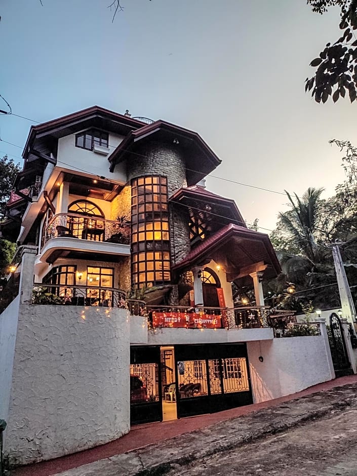 El Castillo Bed and Breakfast