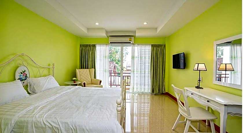 Takanta Place Aparthotel