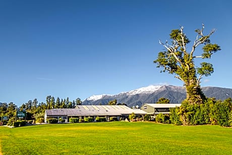 ASURE Aspiring Court Motel