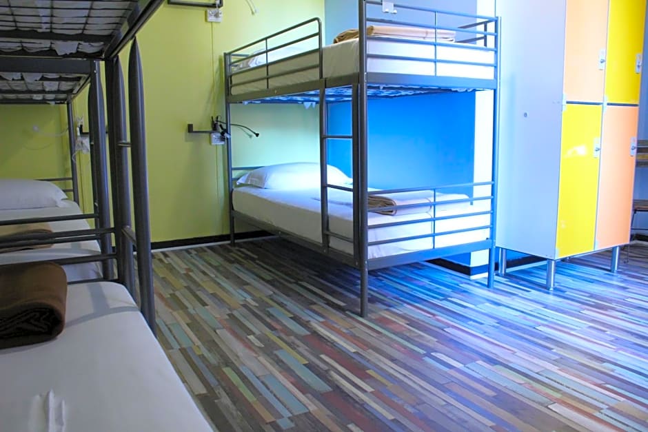 Home Genoa Hostel