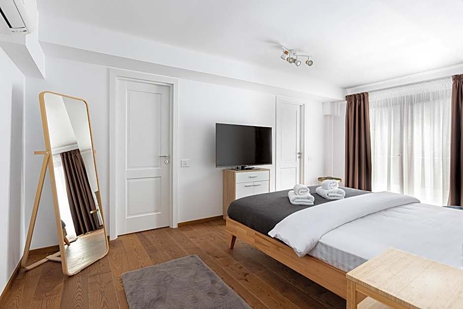 PEAK Aparthotel - Old Town - by CityHost