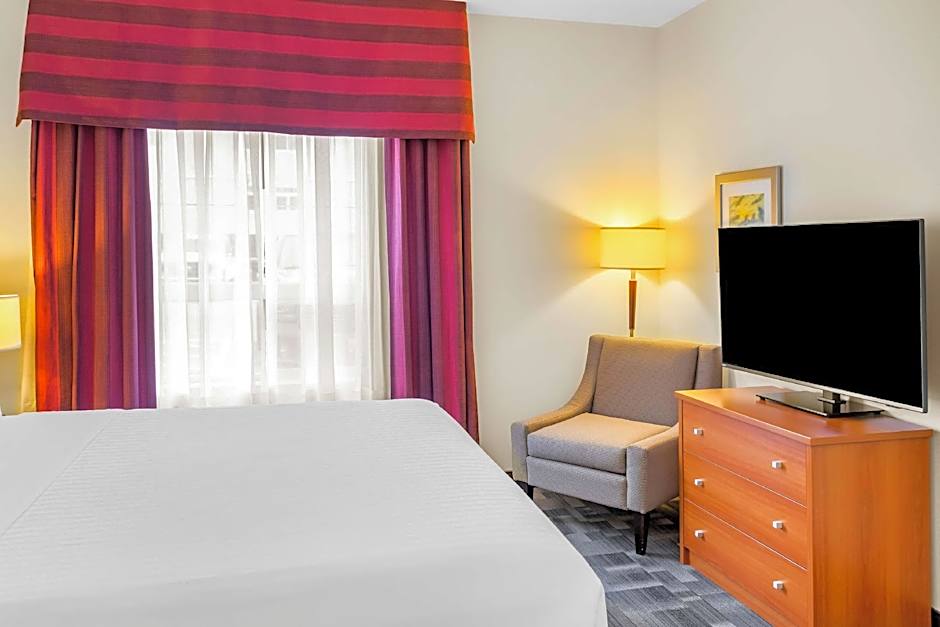 Best Western Thompson Hotel & Suites