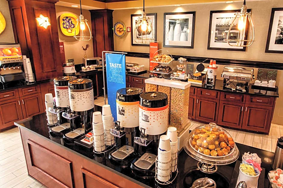 Hampton Inn By Hilton & Suites Staten Island